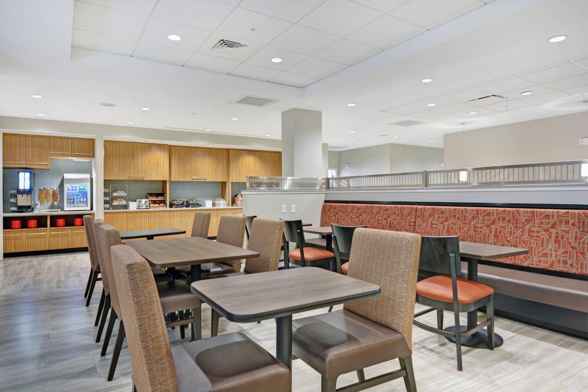 Towneplace Suites By Marriott Jackson Airport/Флоууд Екстериор снимка