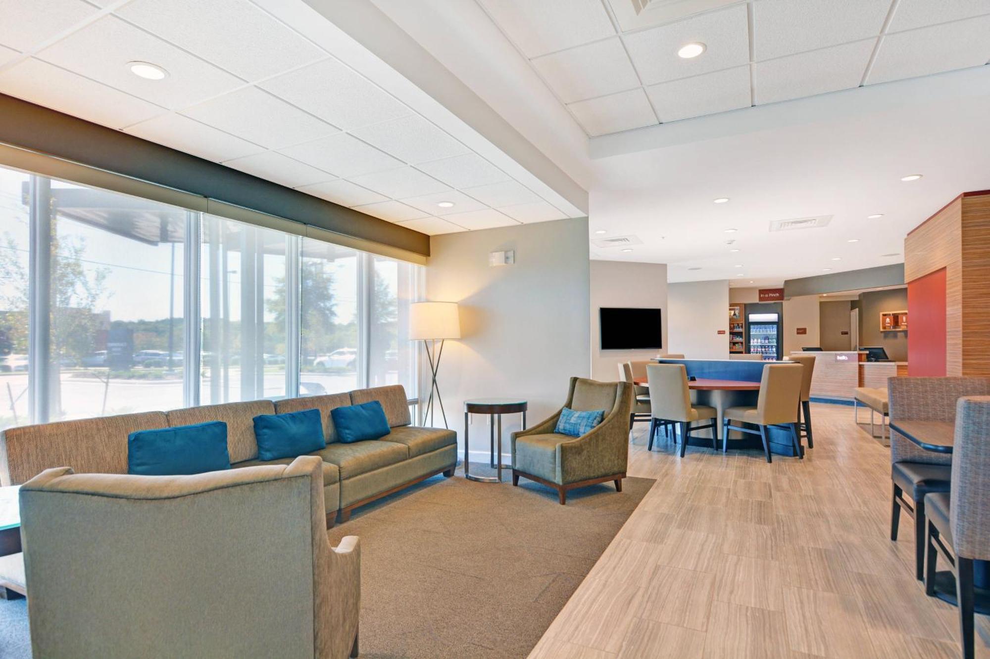 Towneplace Suites By Marriott Jackson Airport/Флоууд Екстериор снимка