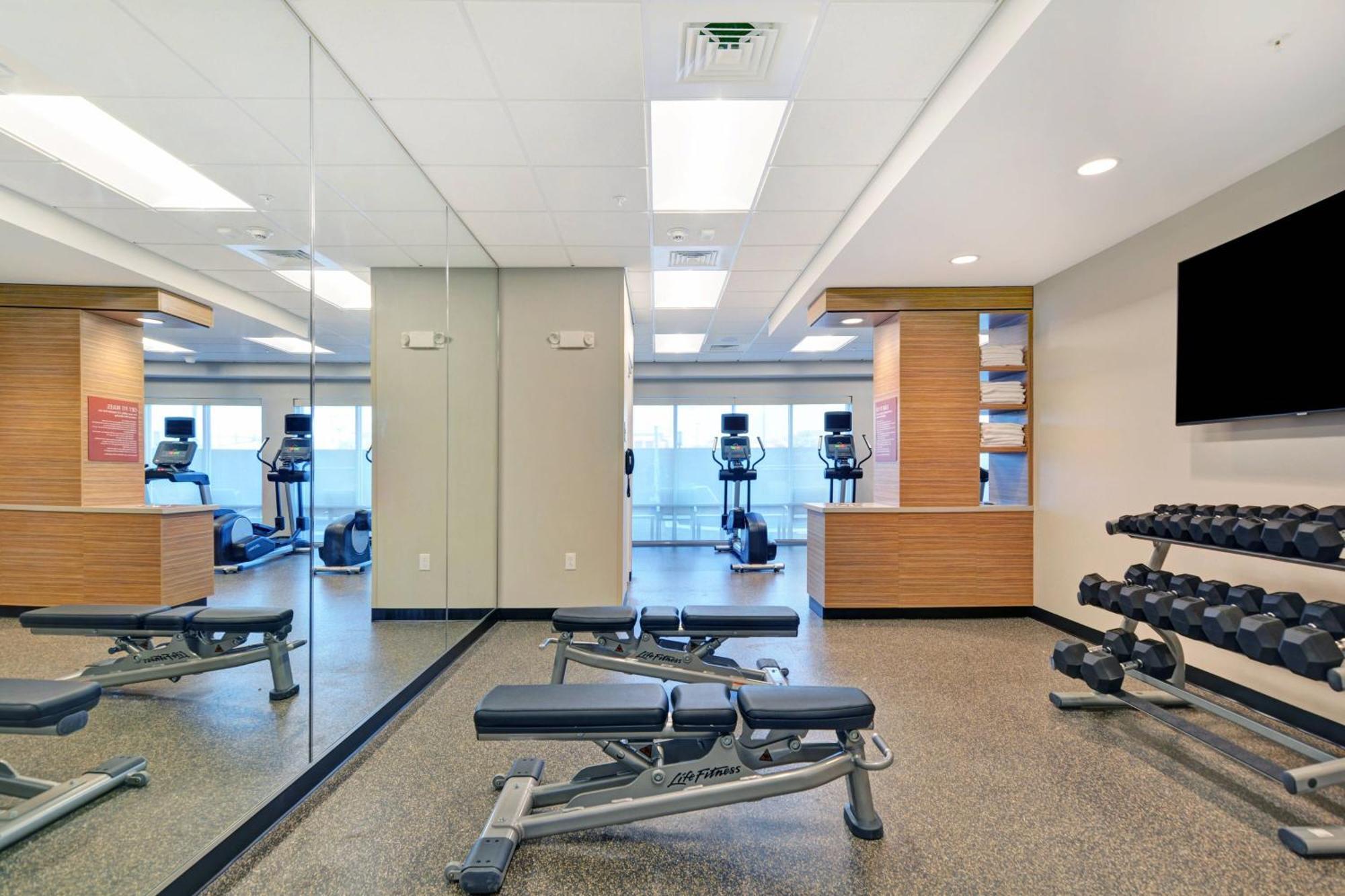 Towneplace Suites By Marriott Jackson Airport/Флоууд Екстериор снимка