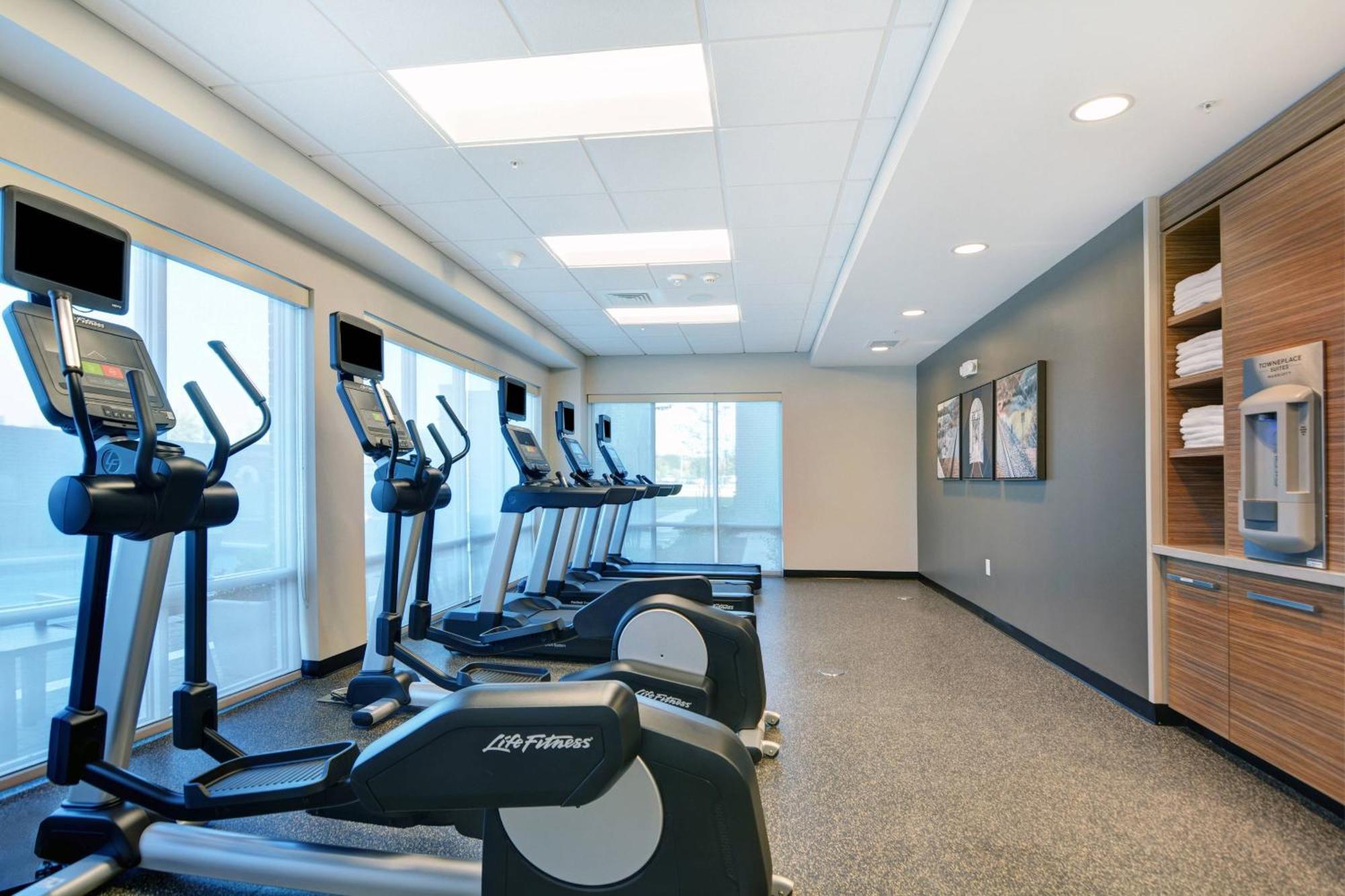 Towneplace Suites By Marriott Jackson Airport/Флоууд Екстериор снимка