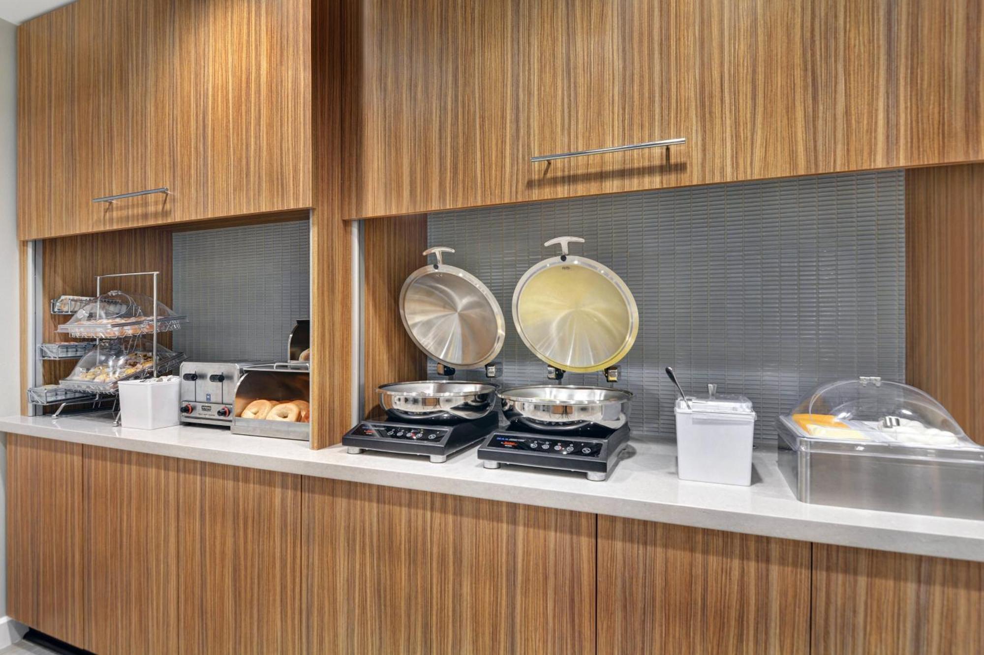 Towneplace Suites By Marriott Jackson Airport/Флоууд Екстериор снимка