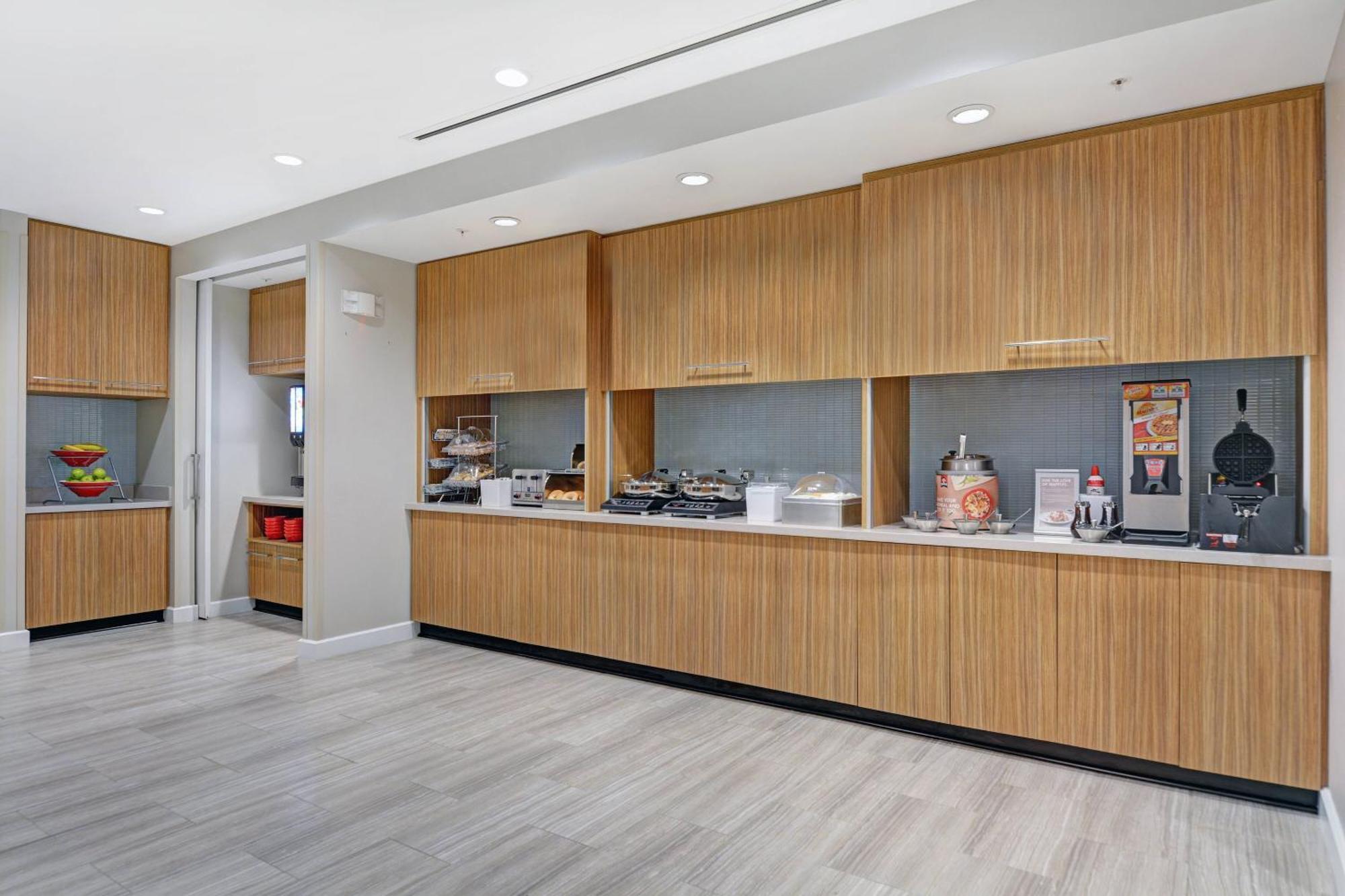 Towneplace Suites By Marriott Jackson Airport/Флоууд Екстериор снимка