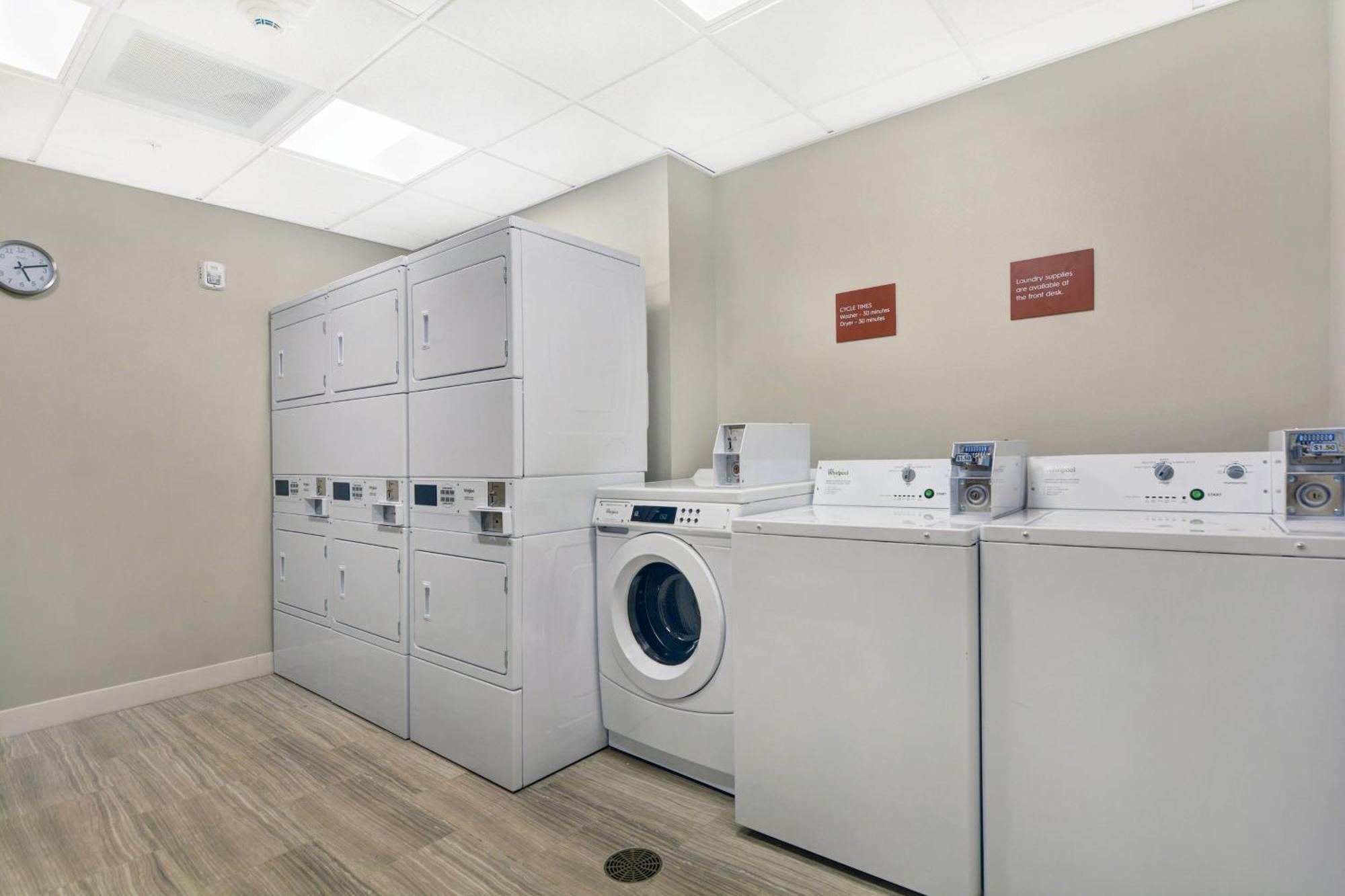 Towneplace Suites By Marriott Jackson Airport/Флоууд Екстериор снимка